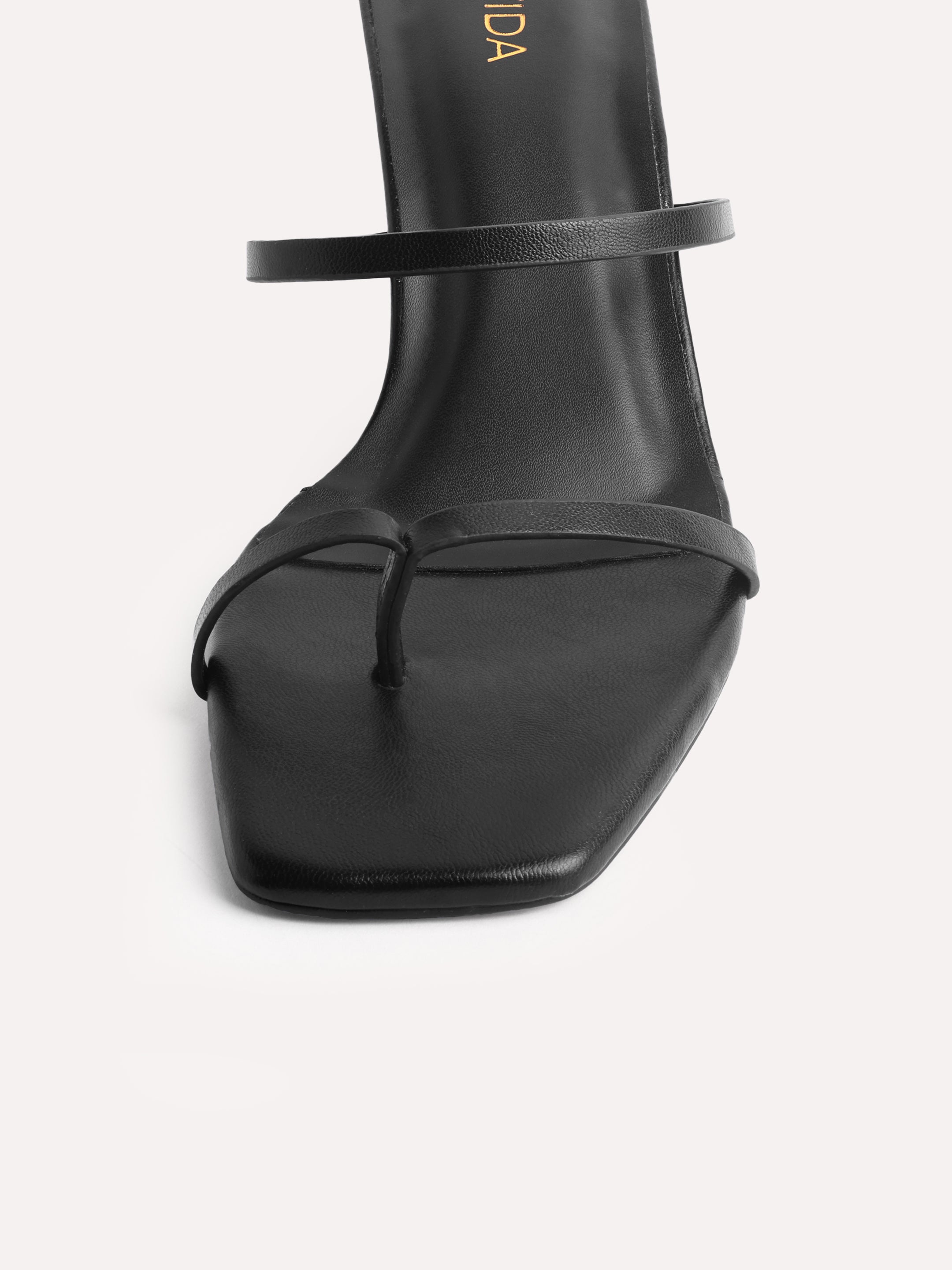 Heel Strap Toe Ring Sandal - Black