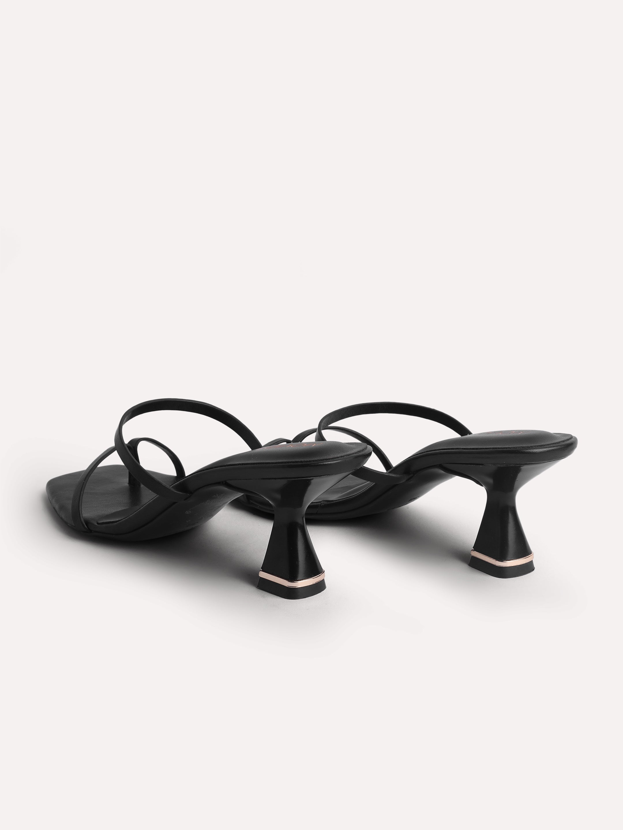 Heel Strap Toe Ring Sandal - Black
