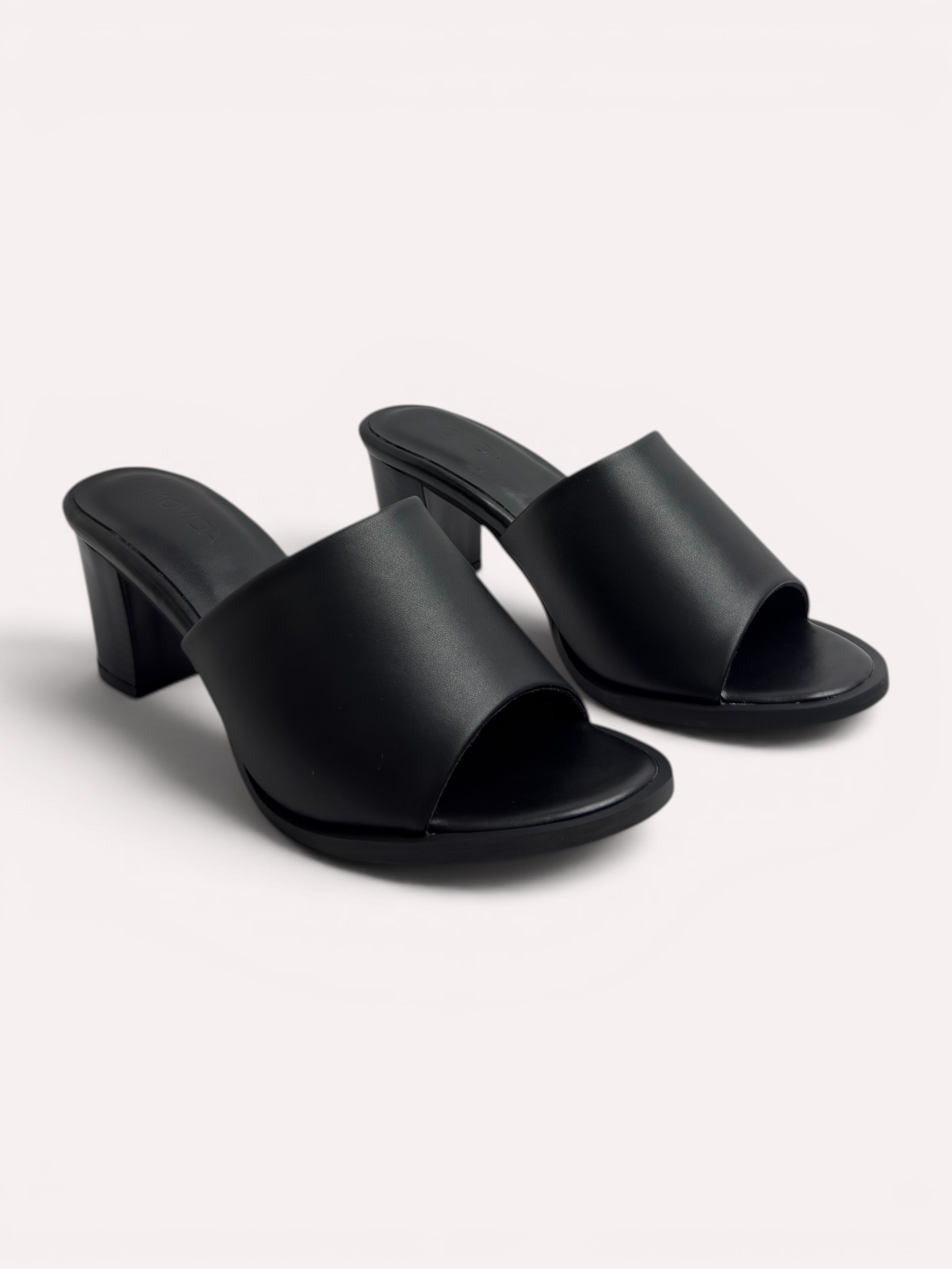 Cleo Sculptural Spiral Heel Mule – Black
