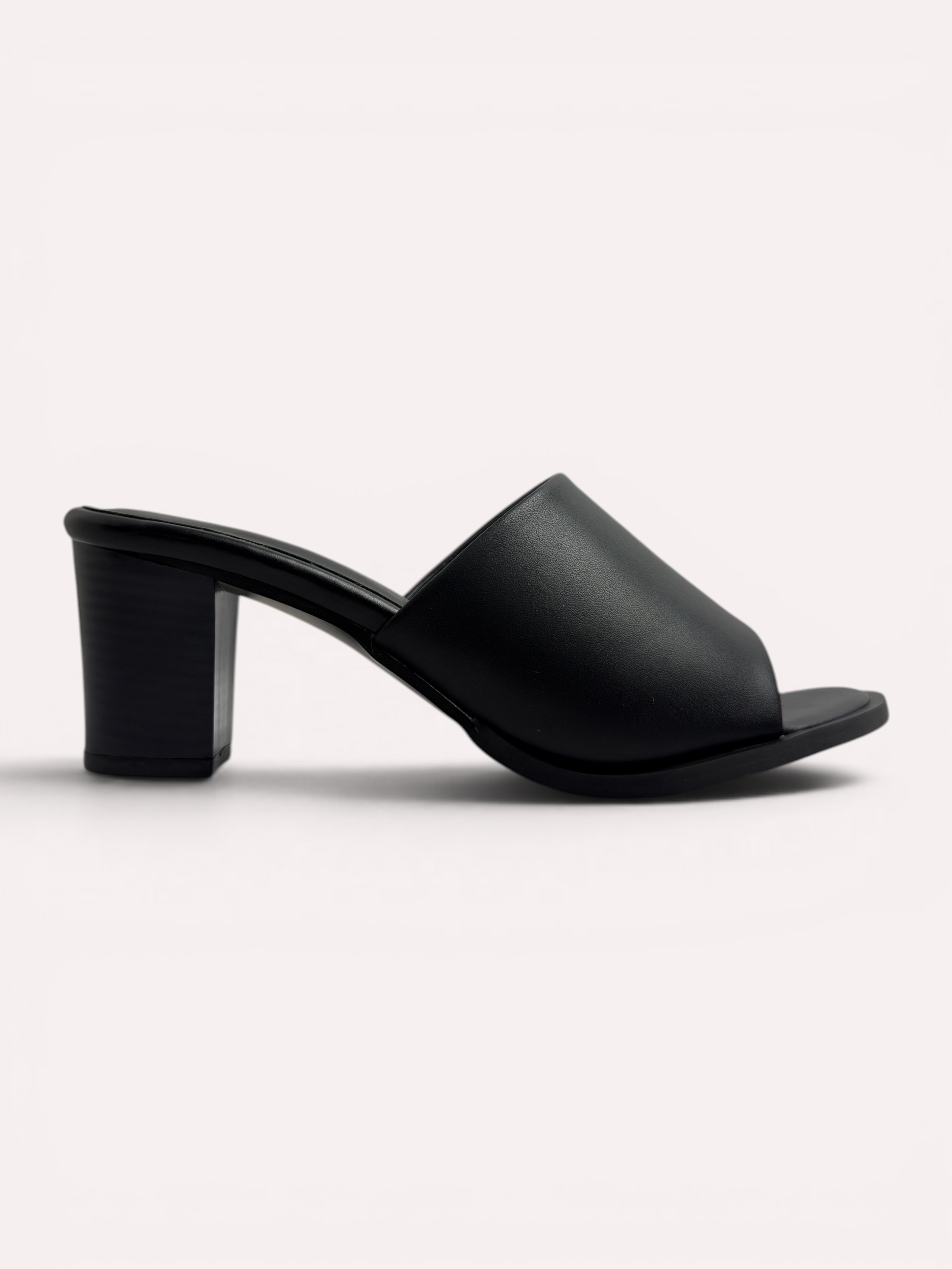Cleo Sculptural Spiral Heel Mule – Black