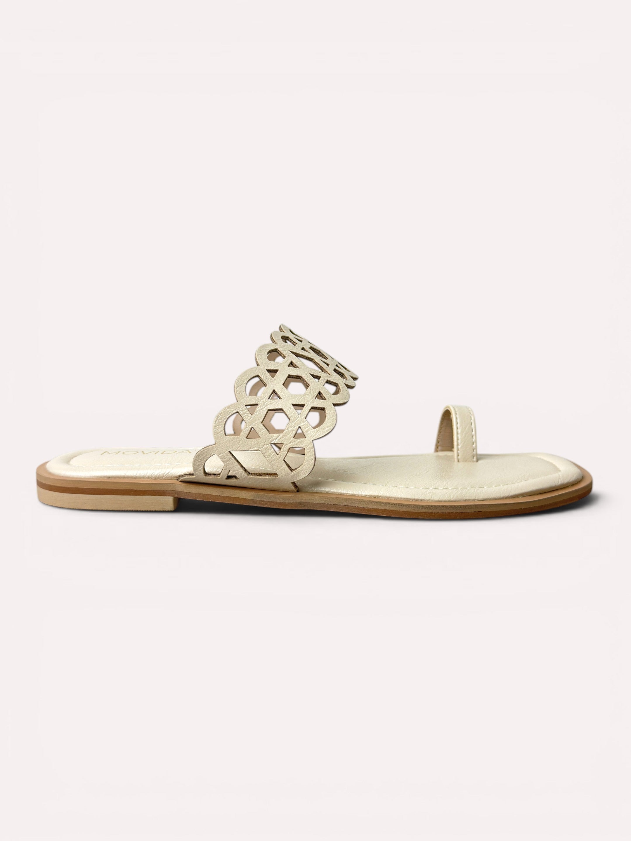 Veda Lattice Toe Ring Flat Sandal – Off White