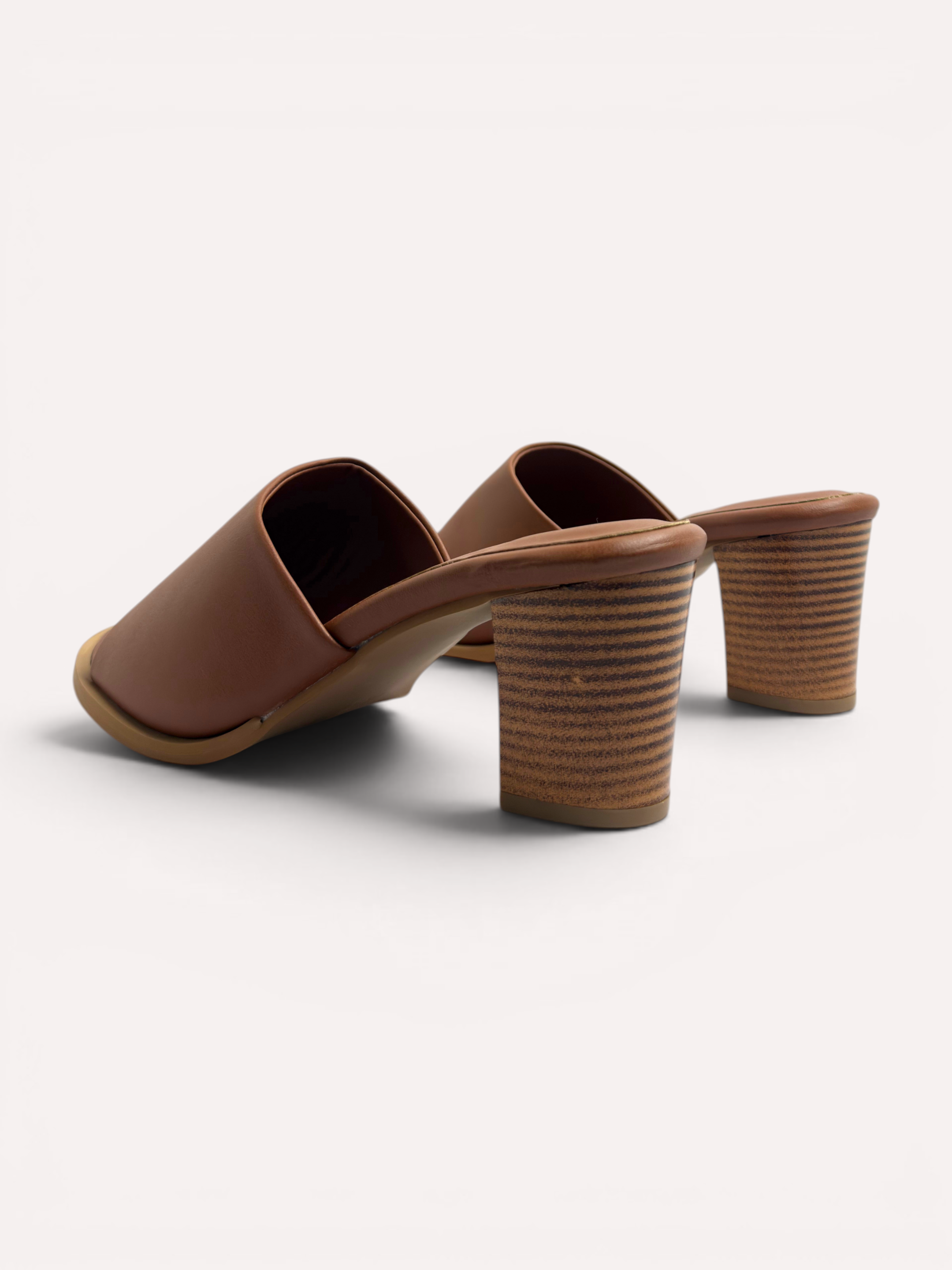 Cleo Sculptural Spiral Heel Mule – Tan