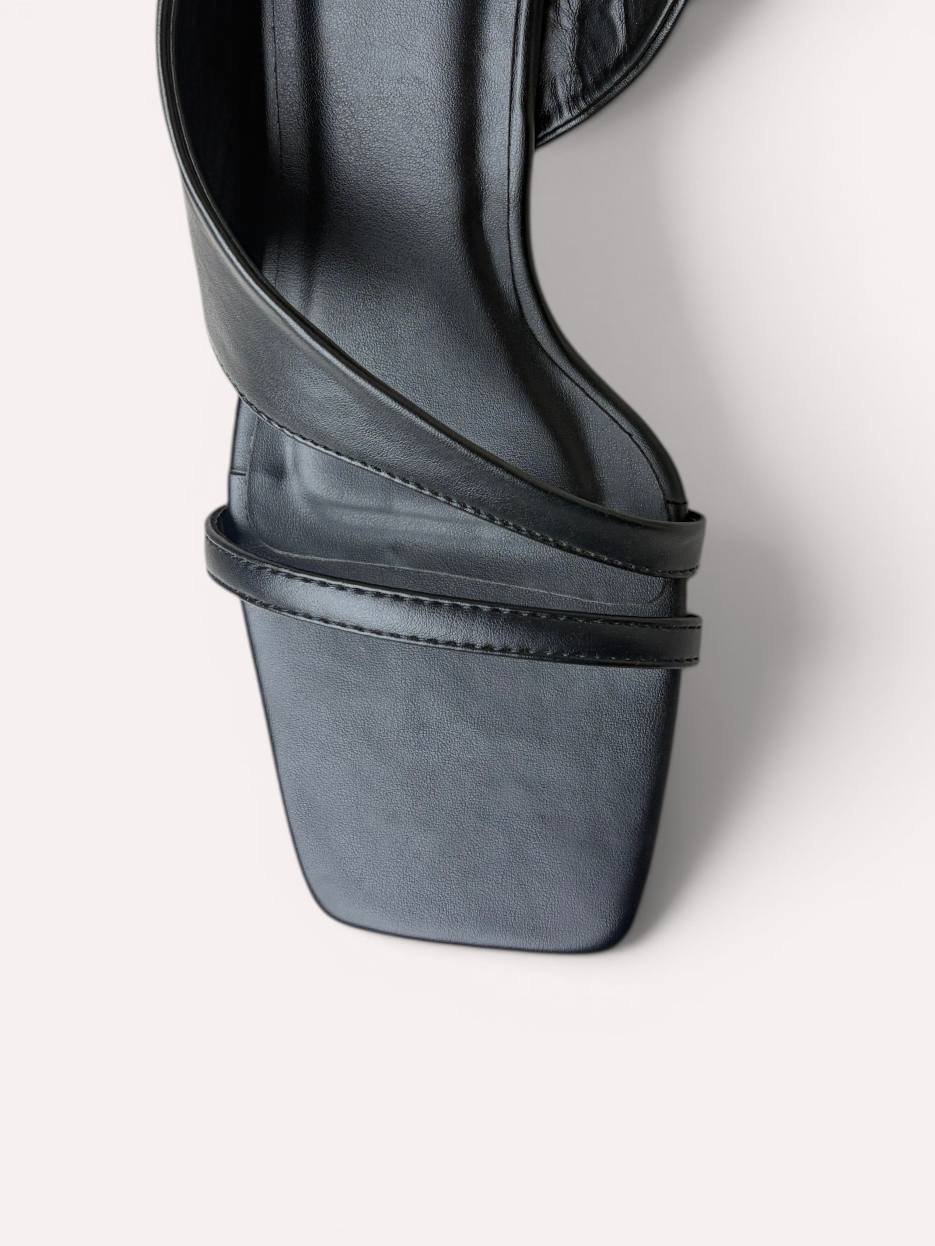 Bianca Cross Strap Cylinder Heel Slingback – Black