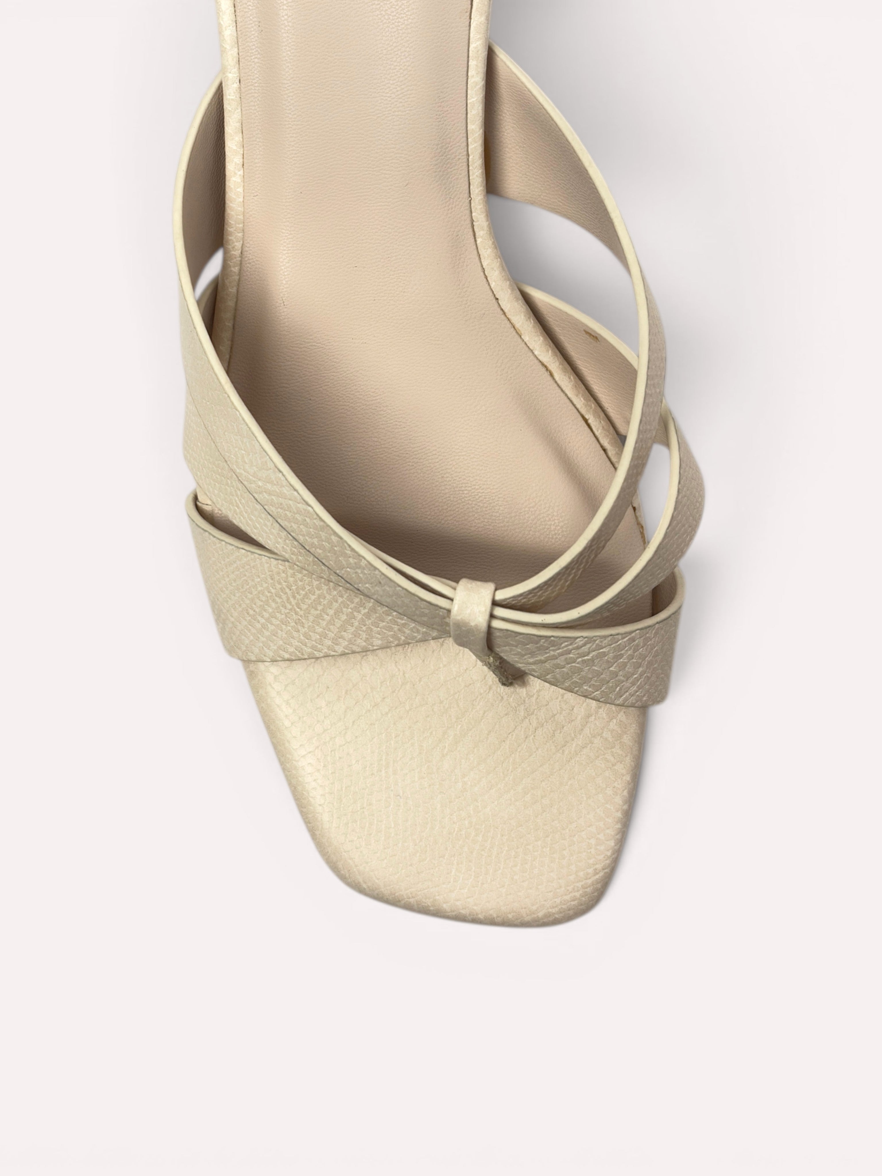 Dune Criss-Cross Spool Kitten Heel Mule – Off White