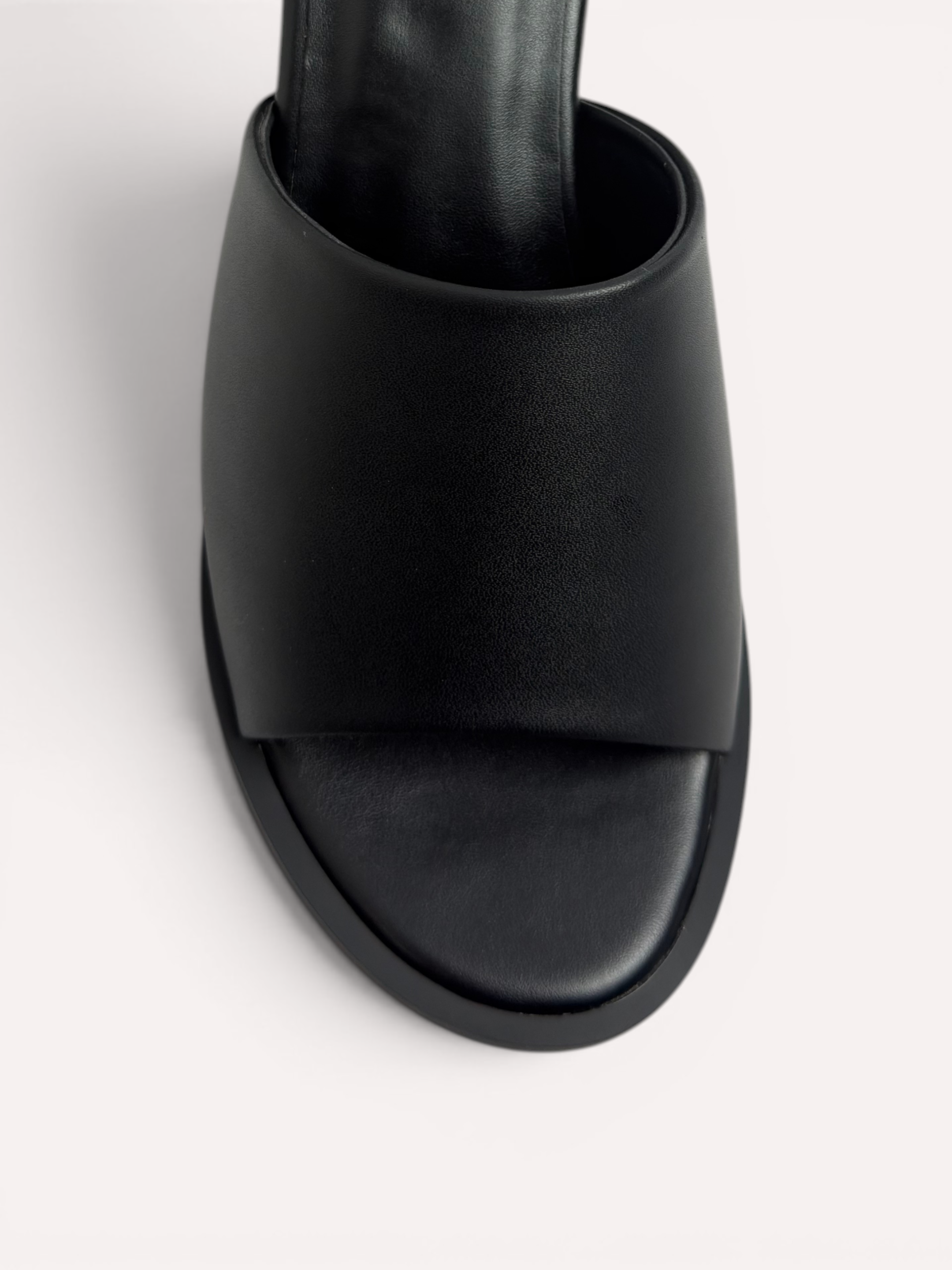 Cleo Sculptural Spiral Heel Mule – Black