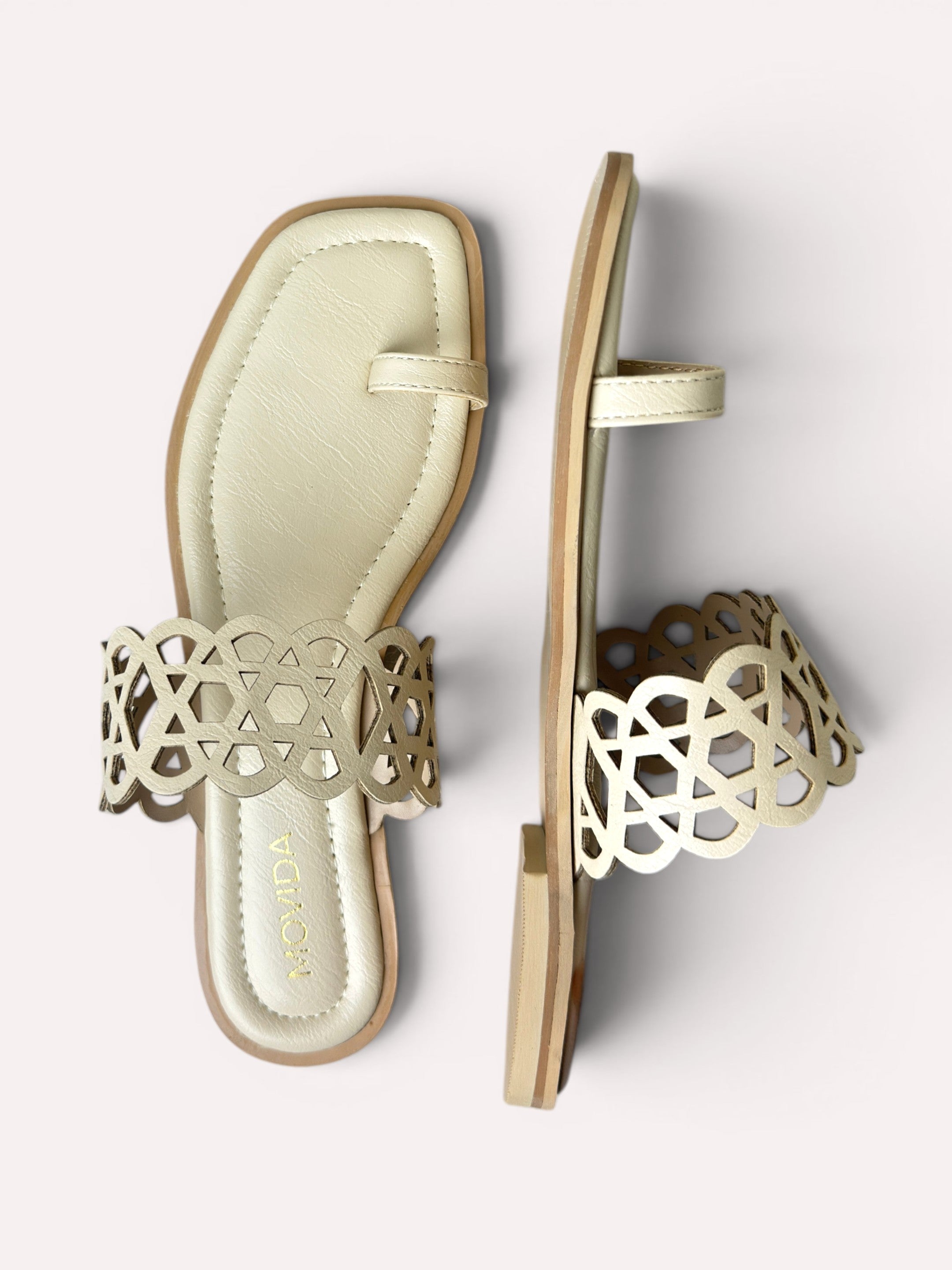 Veda Lattice Toe Ring Flat Sandal – Off White