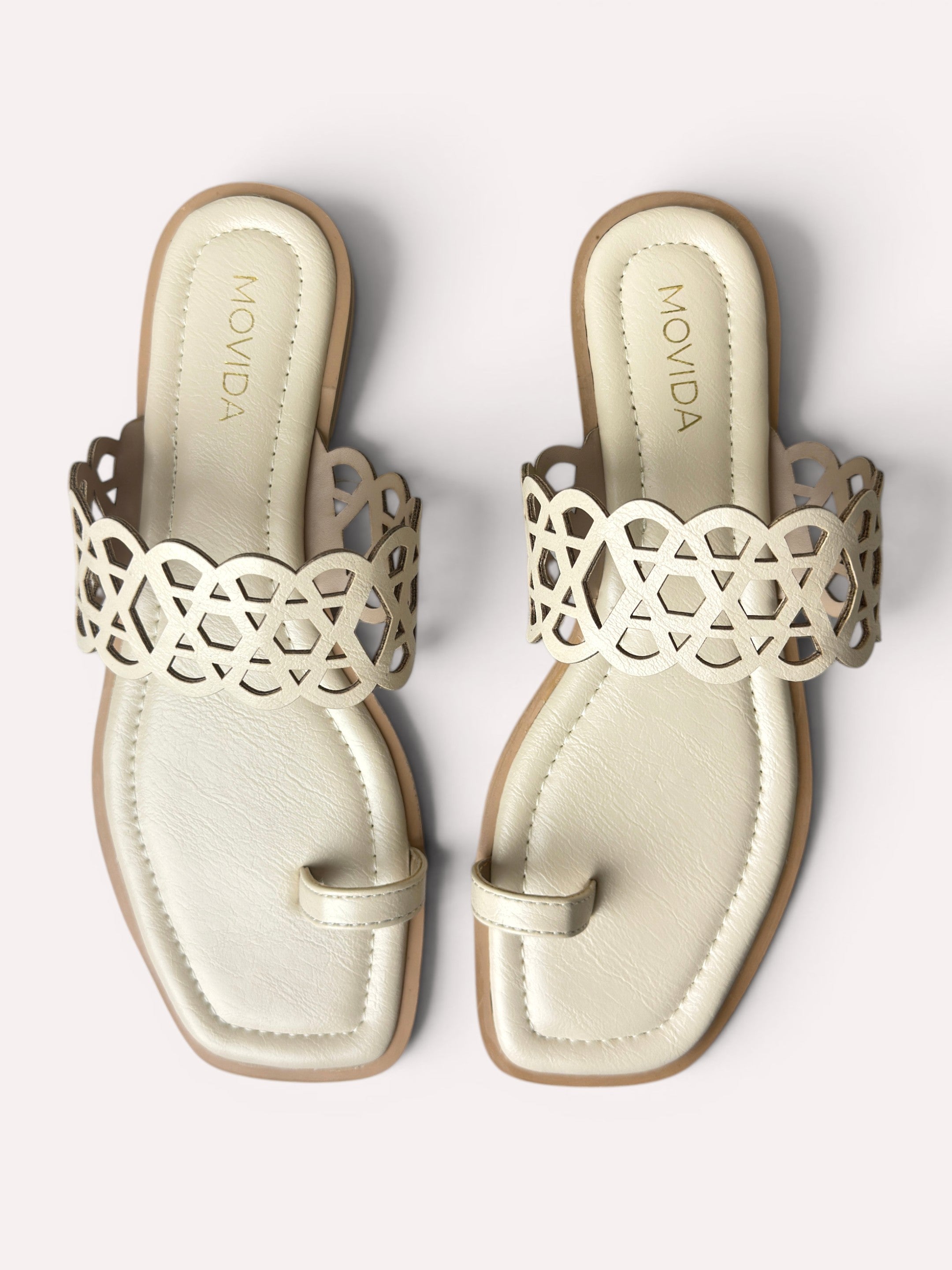 Veda Lattice Toe Ring Flat Sandal – Off White